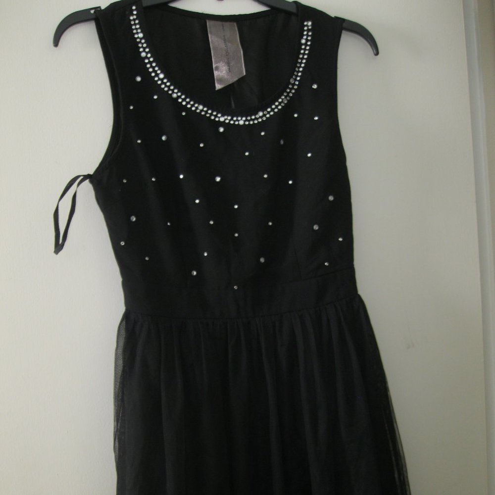NWT Size S B=32" W=26" black rhinestone trim, tulle skirt dress
